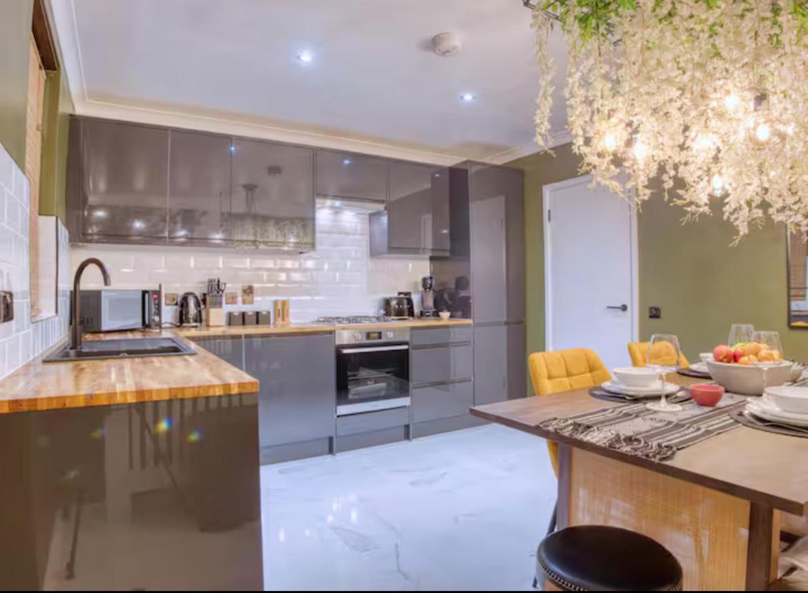 The Zen Den With Hot Tub And Garden Londres Exterior foto